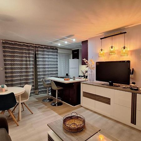 Charmant Appartement Residentiel Avec Terrasse, Jardin Privatif Et Piscine A Cannes 戛纳 外观 照片